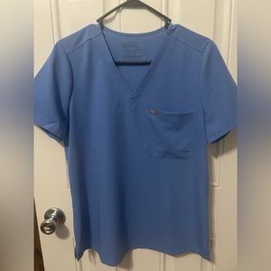 FIGS one pocket scrub top - women’s Medium, blue